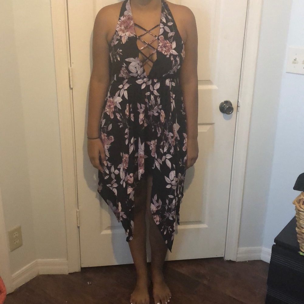 Flowery detailed dress